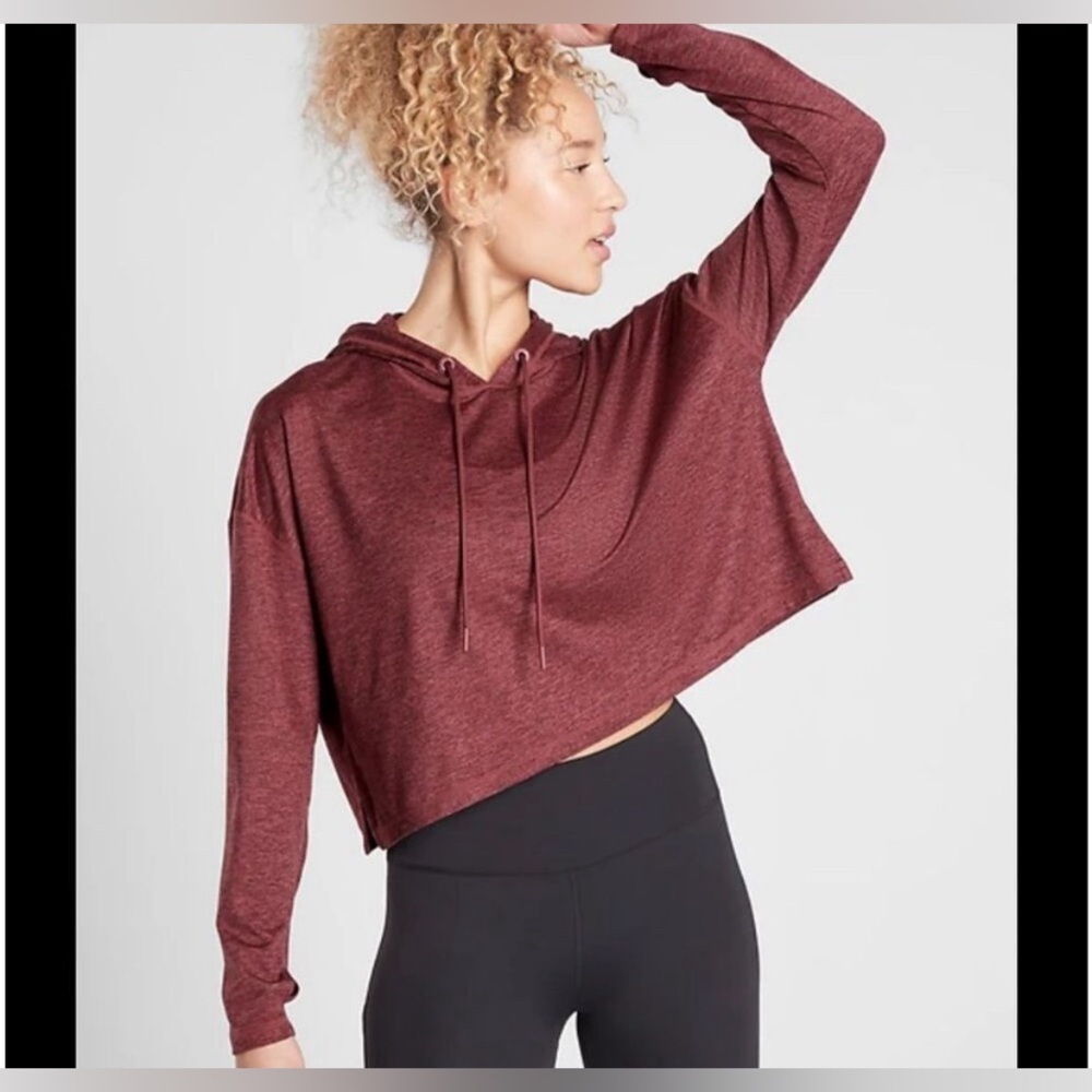 Athleta Women’s Uptempo Cropped hooded top